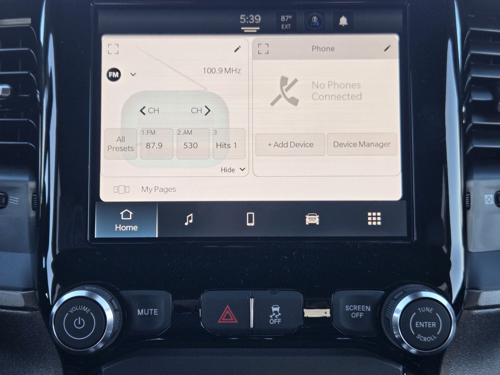 2026 RAM Ram 5500 Chassis Cab RAM 5500 TRADESMAN CHASSIS CREW CAB 4X4 84' CA