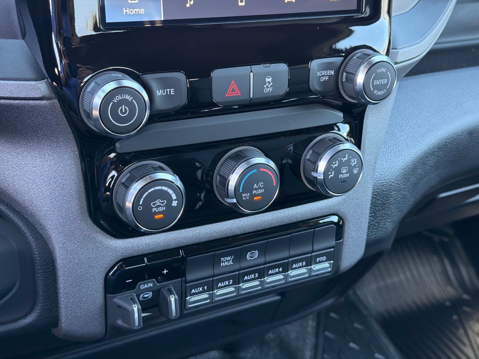 2027 RAM 5500 Chassis Cab Tradesman