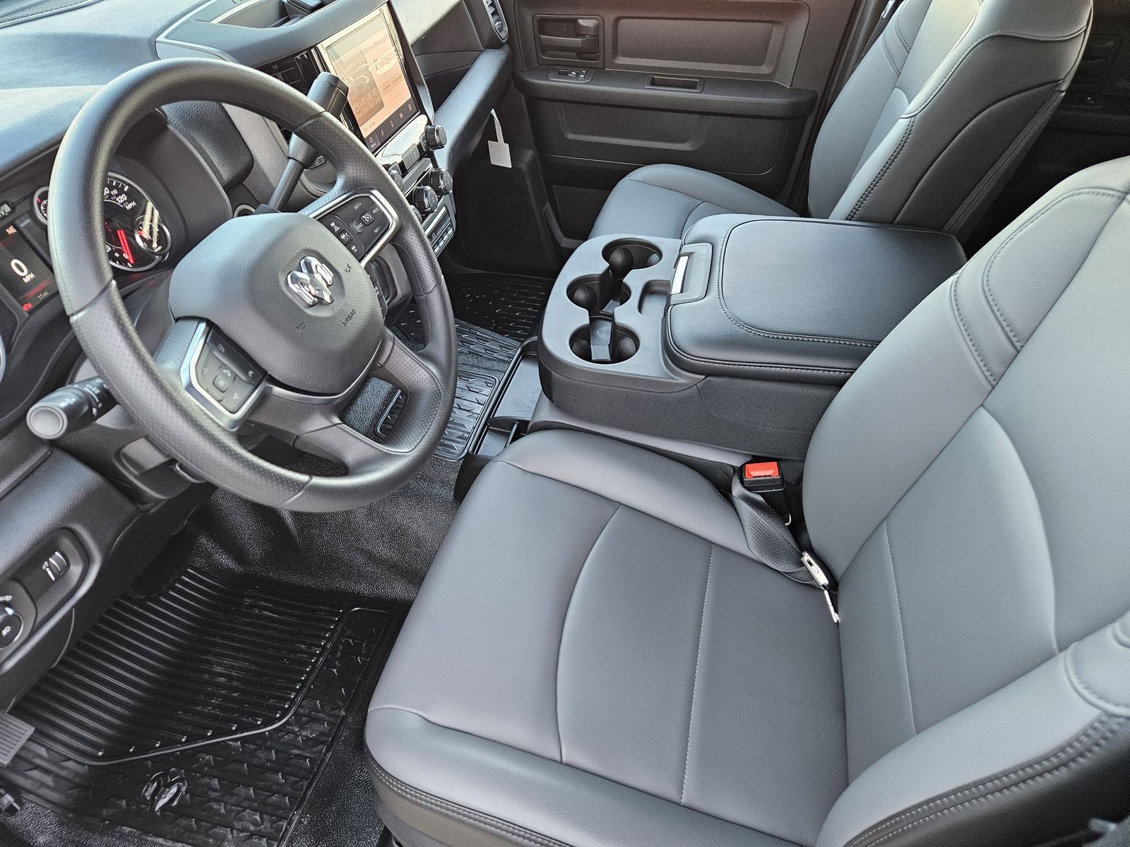 2026 RAM Ram 5500 Chassis Cab RAM 5500 TRADESMAN CHASSIS CREW CAB 4X4 84' CA