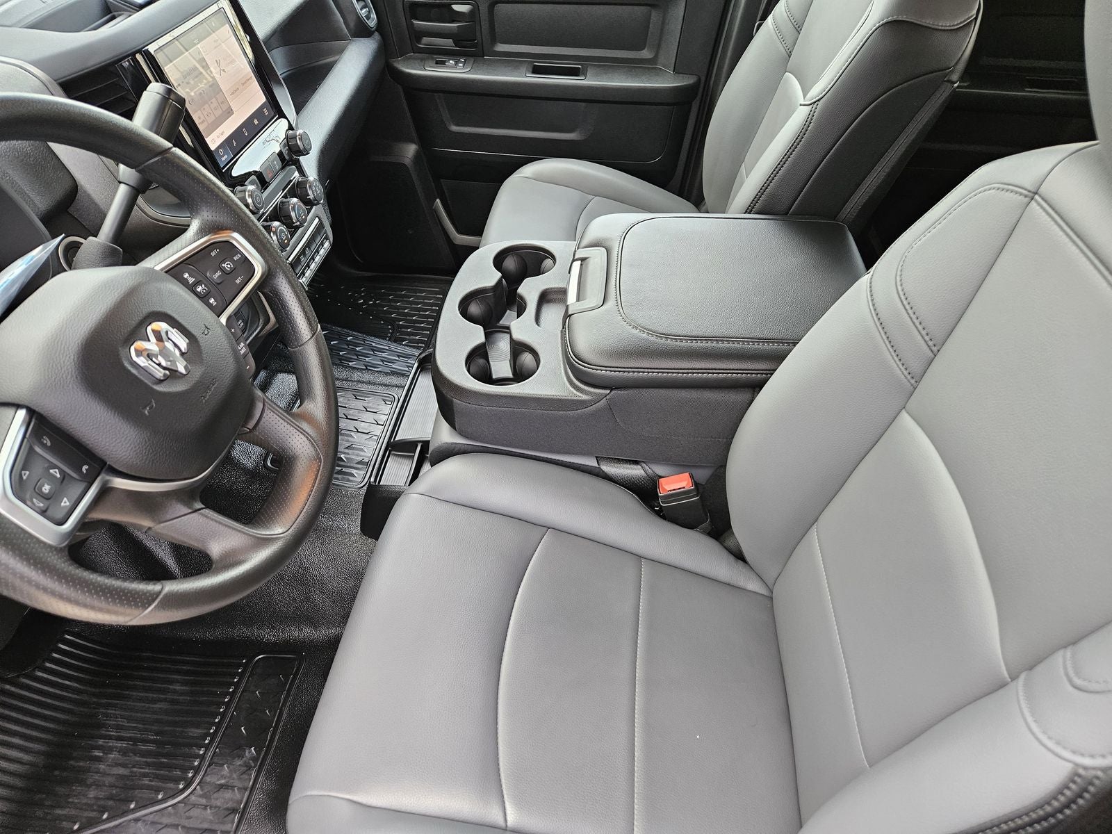 2025 RAM Ram 3500 Chassis Cab RAM 3500 TRADESMAN CREW CAB CHASSIS 4X4 60' CA