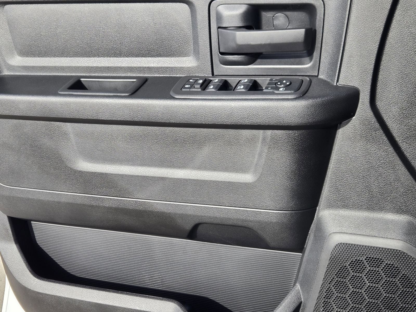 2026 RAM Ram 3500 Chassis Cab RAM 3500 TRADESMAN CREW CAB CHASSIS 4X4 60' CA