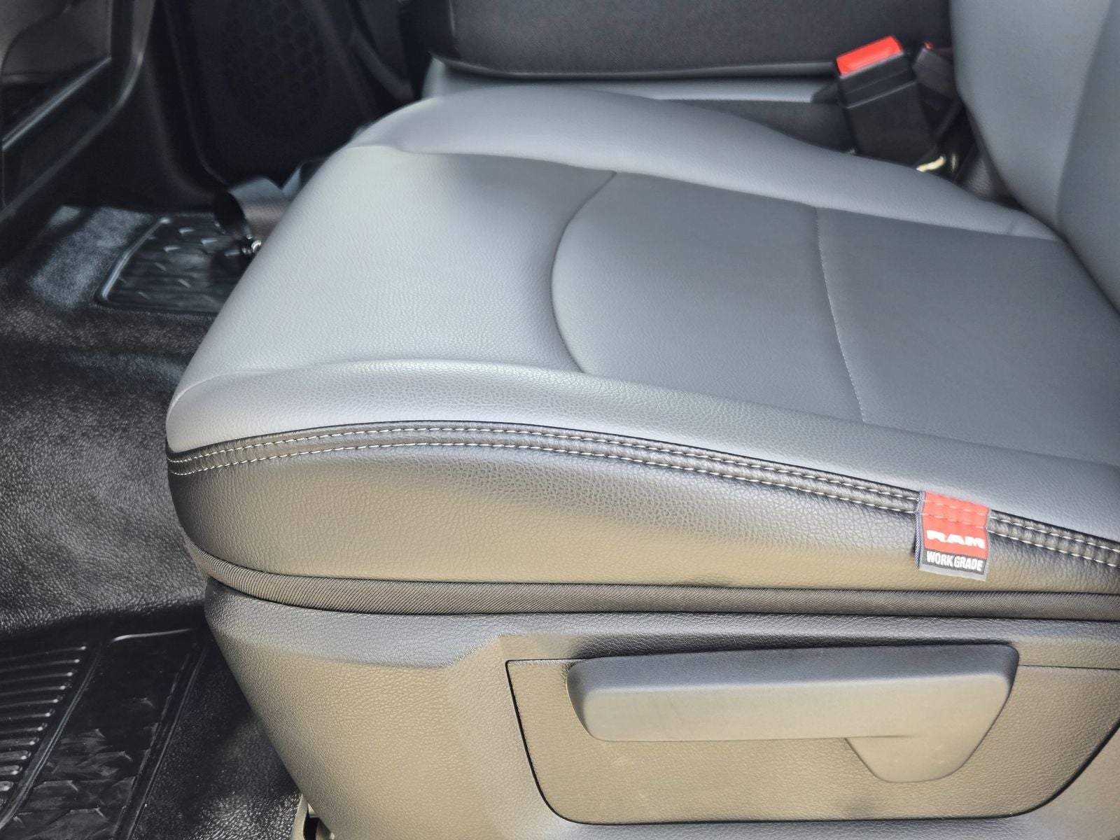 2026 RAM Ram 3500 Chassis Cab RAM 3500 TRADESMAN CREW CAB CHASSIS 4X4 60' CA