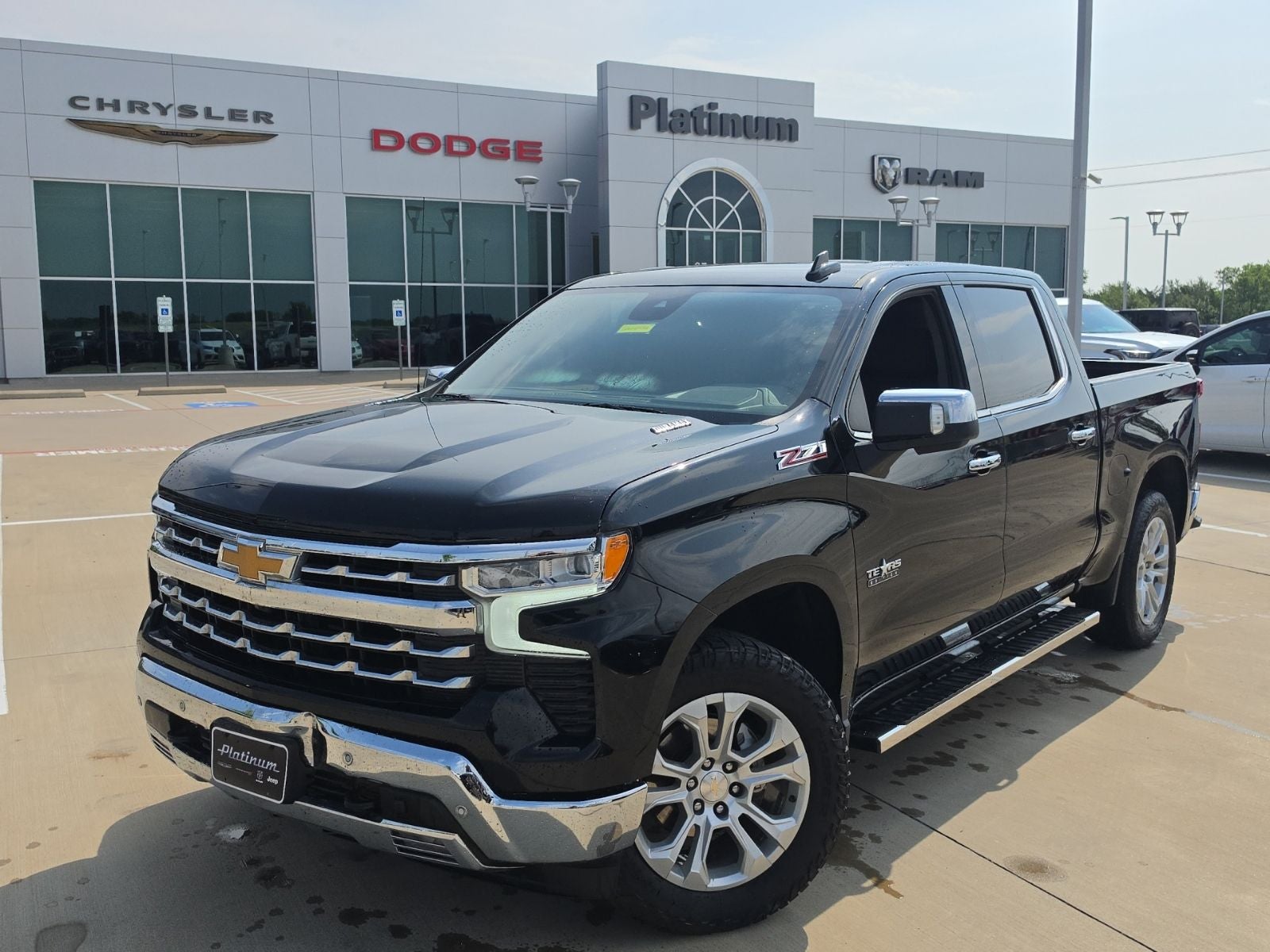 2023 Chevrolet Silverado 1500 4WD Crew Cab Short Bed LTZ