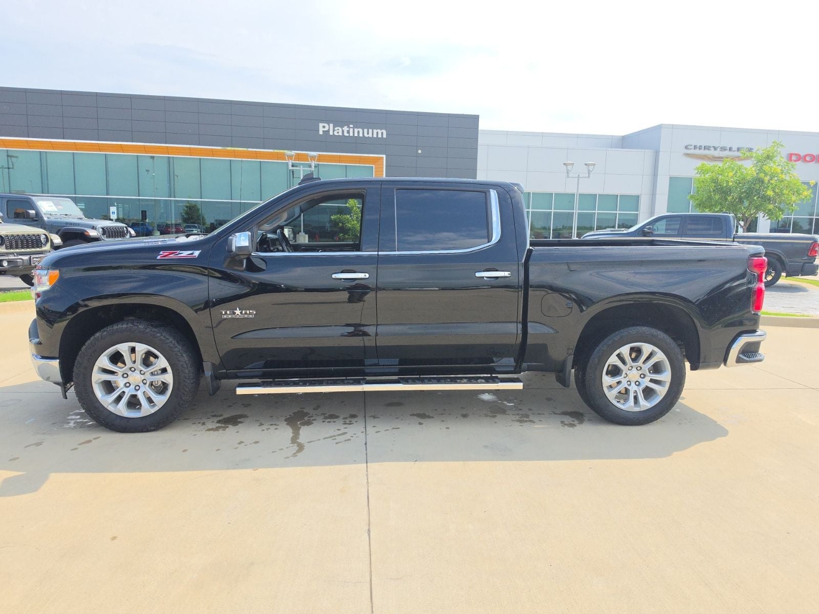 2023 Chevrolet Silverado 1500 4WD Crew Cab Short Bed LTZ