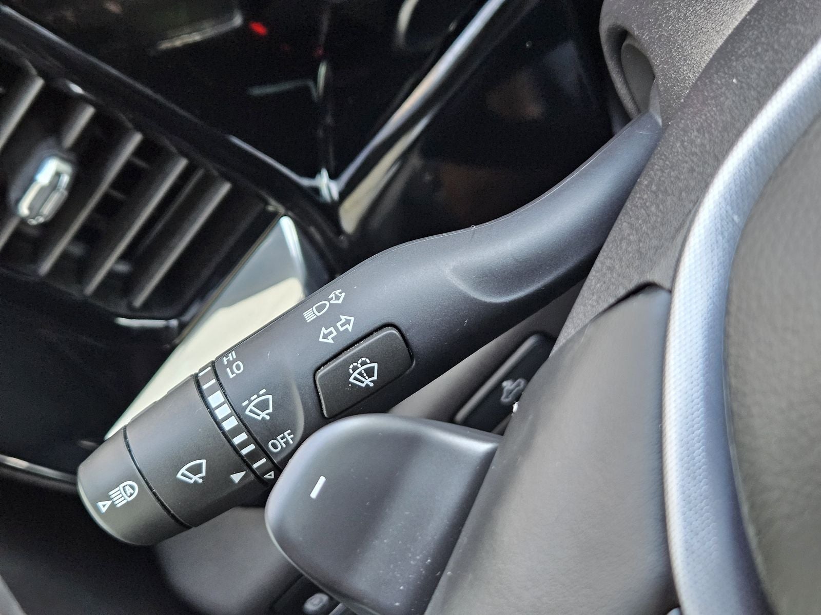 2024 GMC Sierra 1500 4WD Crew Cab Short Box Elevation with 3SB