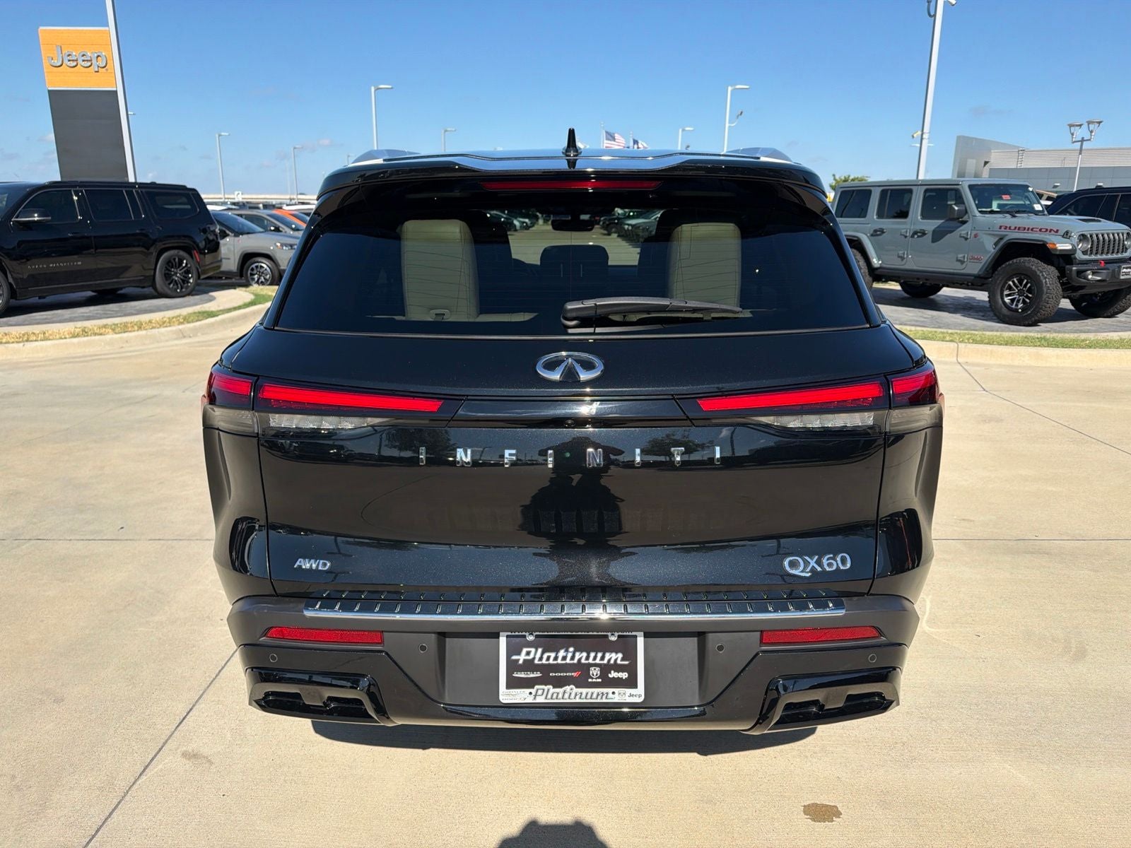2023 INFINITI QX60 LUXE AWD