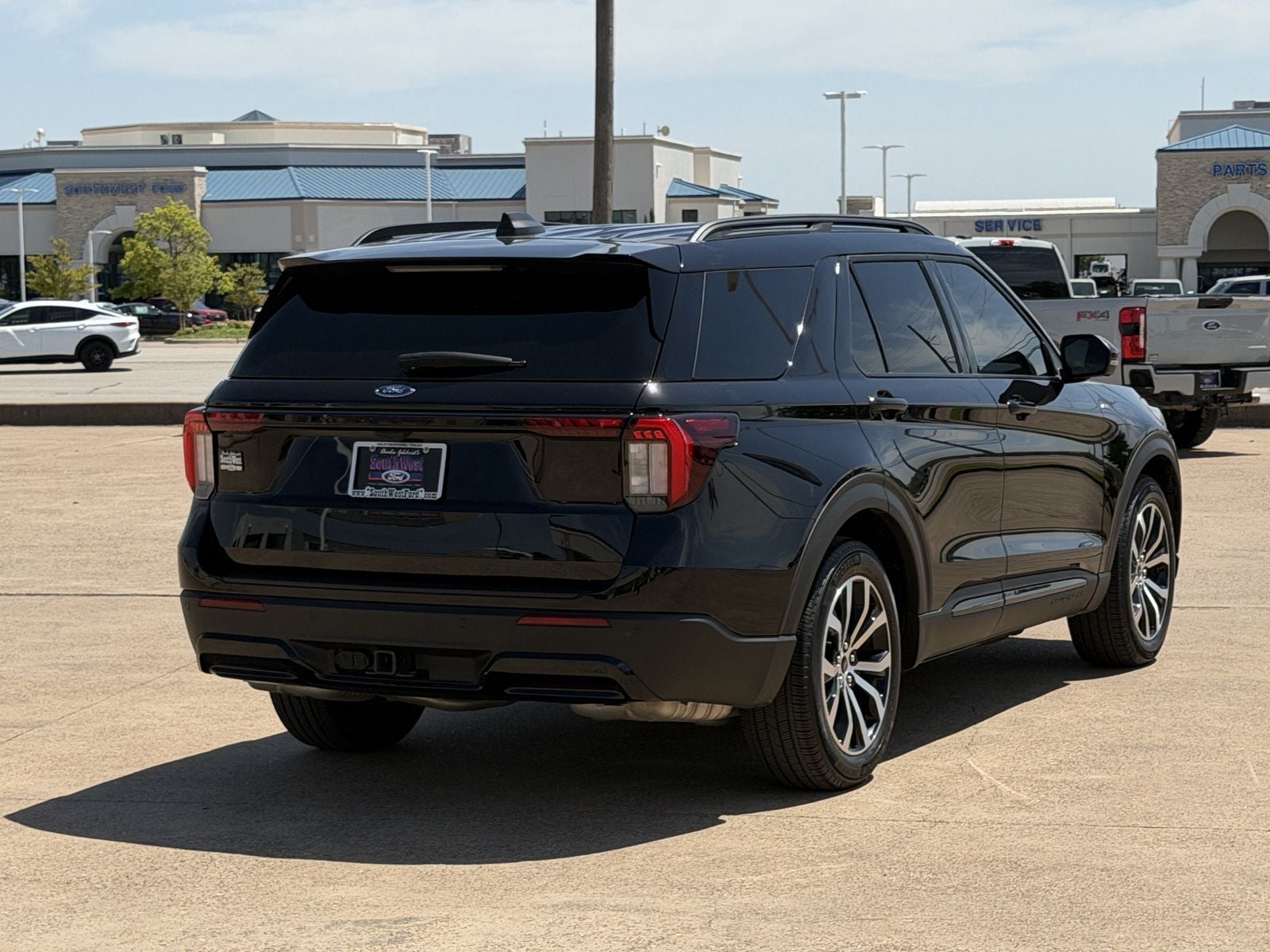 2025 Ford Explorer ST-Line