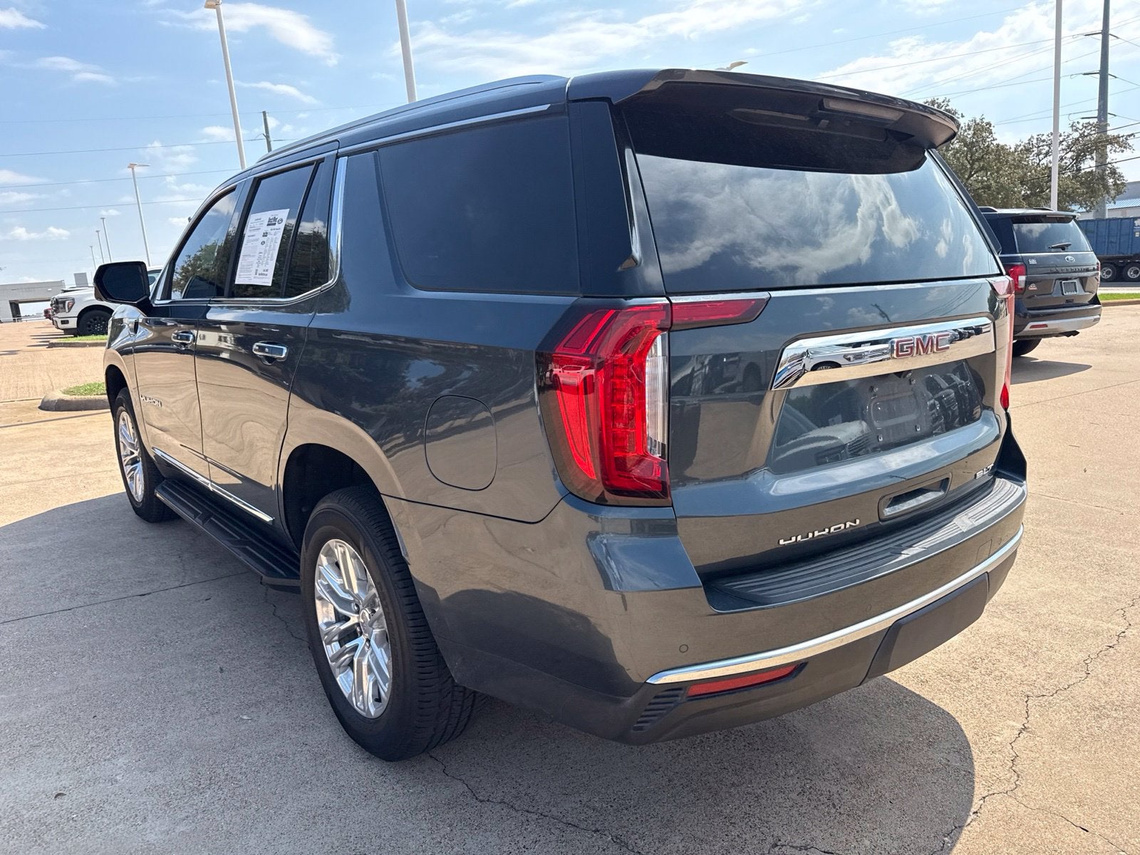 2021 GMC Yukon SLT