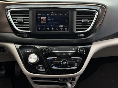 2021 Chrysler Voyager LXI