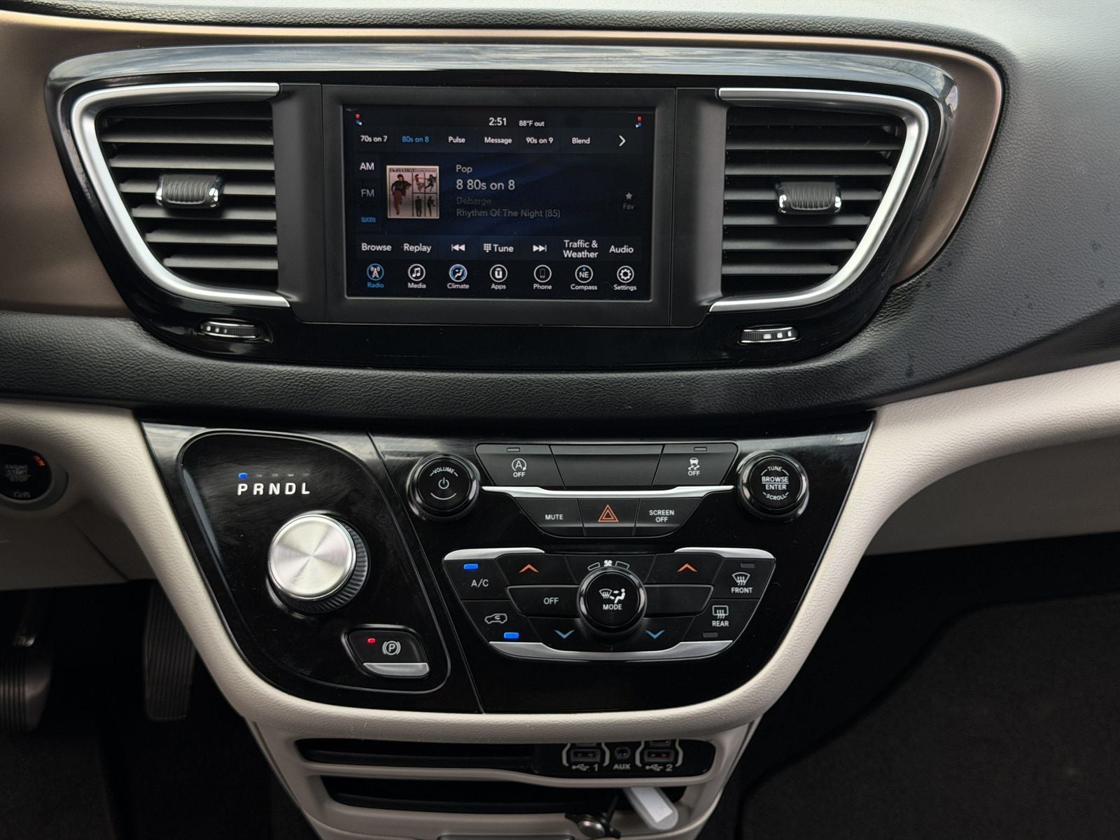 2021 Chrysler Voyager LXI
