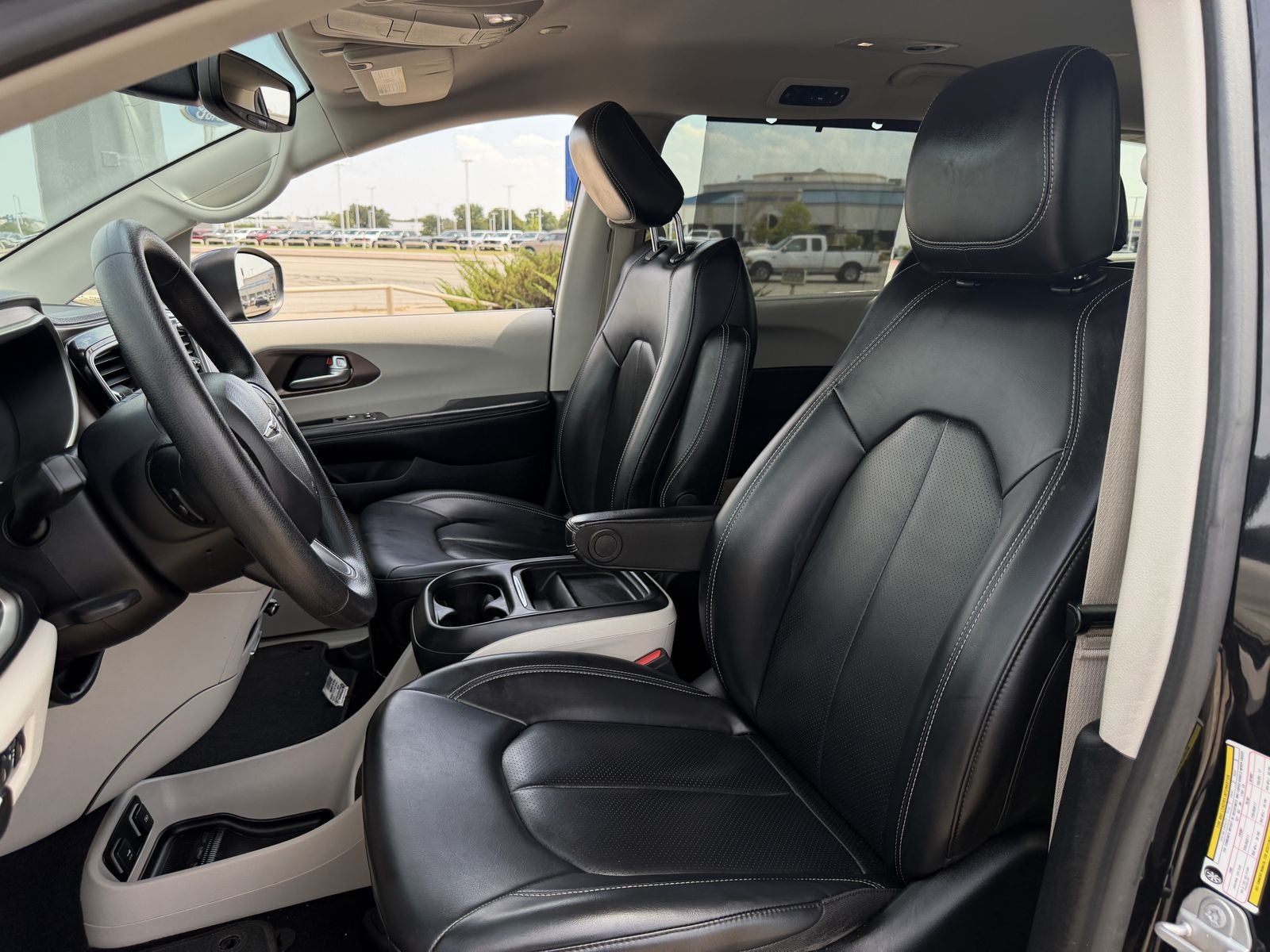 2021 Chrysler Voyager LXI