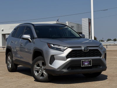2024 Toyota RAV4 XLE