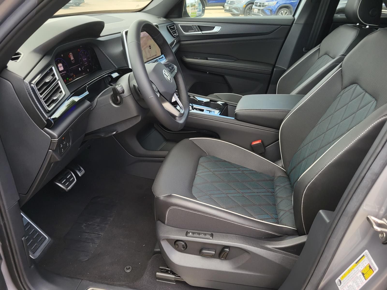 2024 Volkswagen Atlas Cross Sport 2.0T SEL Premium R-Line