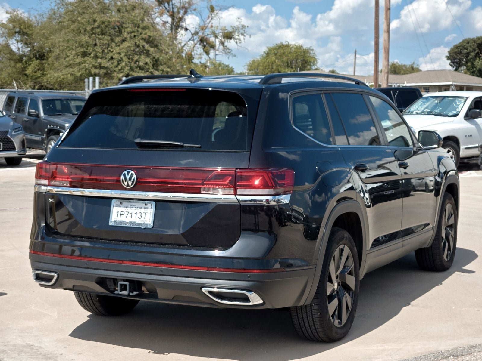 2024 Volkswagen Atlas 2.0T SE w/Technology