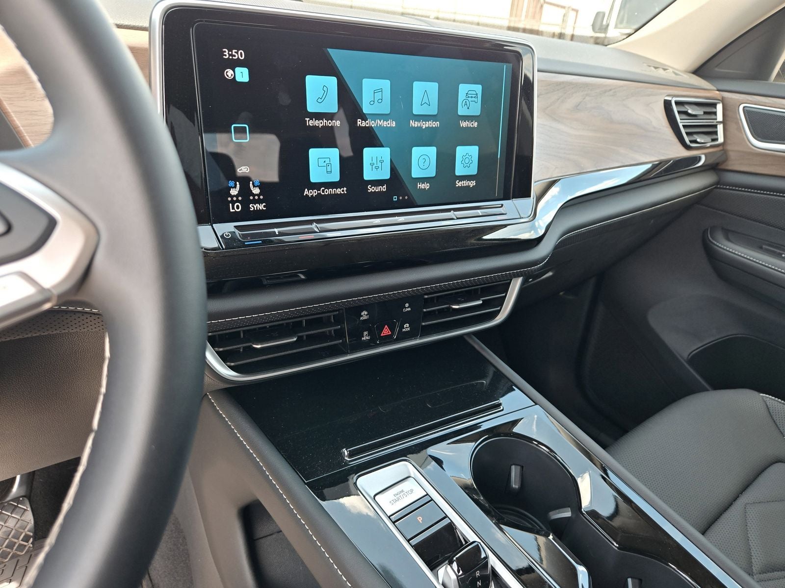 2024 Volkswagen Atlas 2.0T SE w/Technology