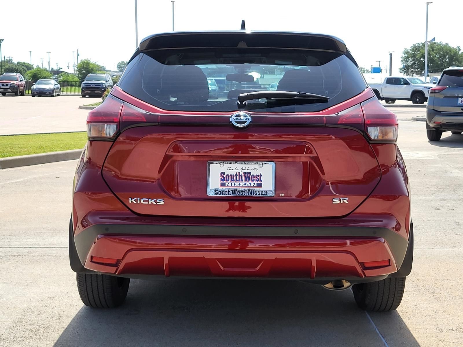 2021 Nissan Kicks SR