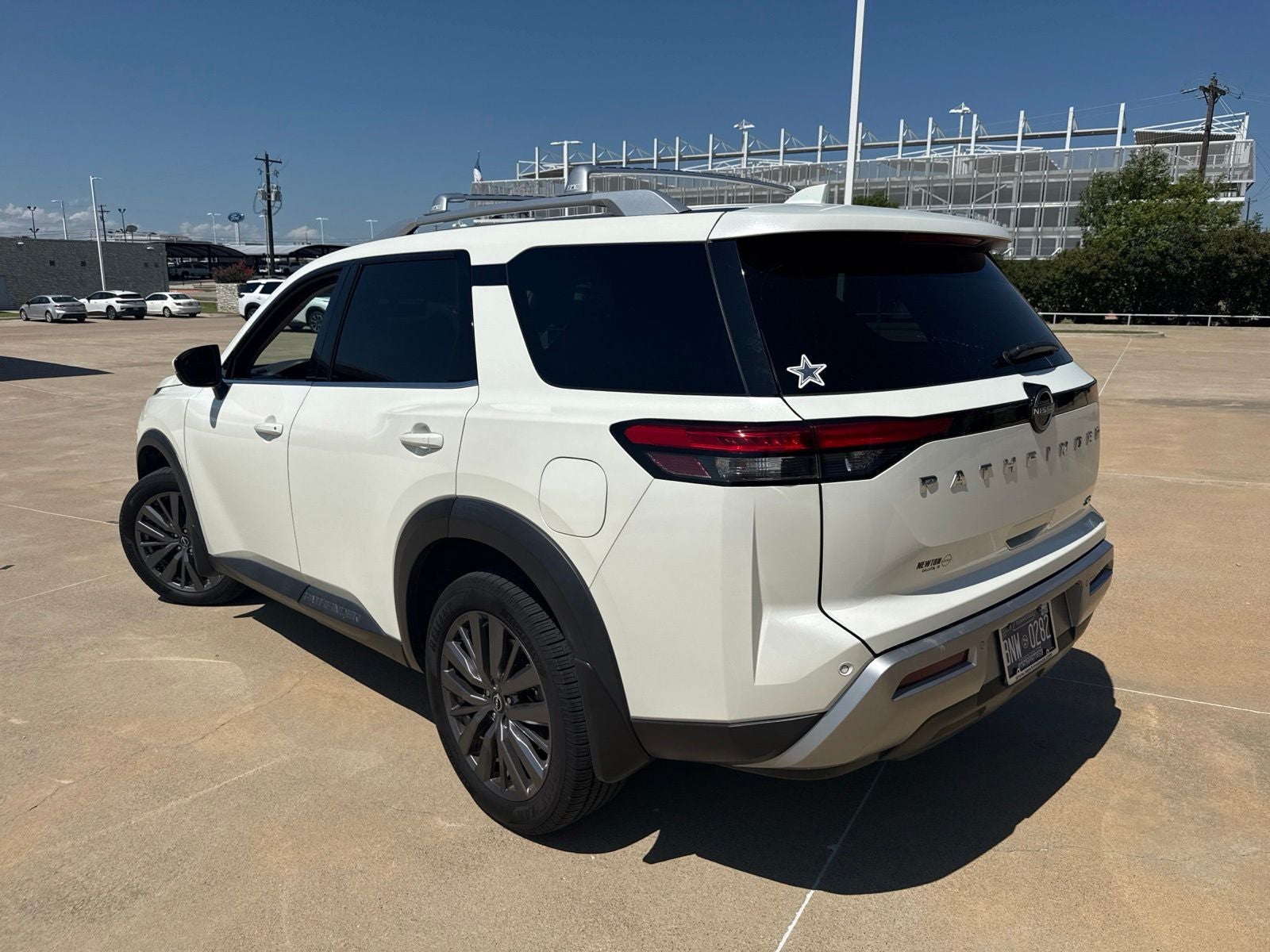 2023 Nissan Pathfinder SL