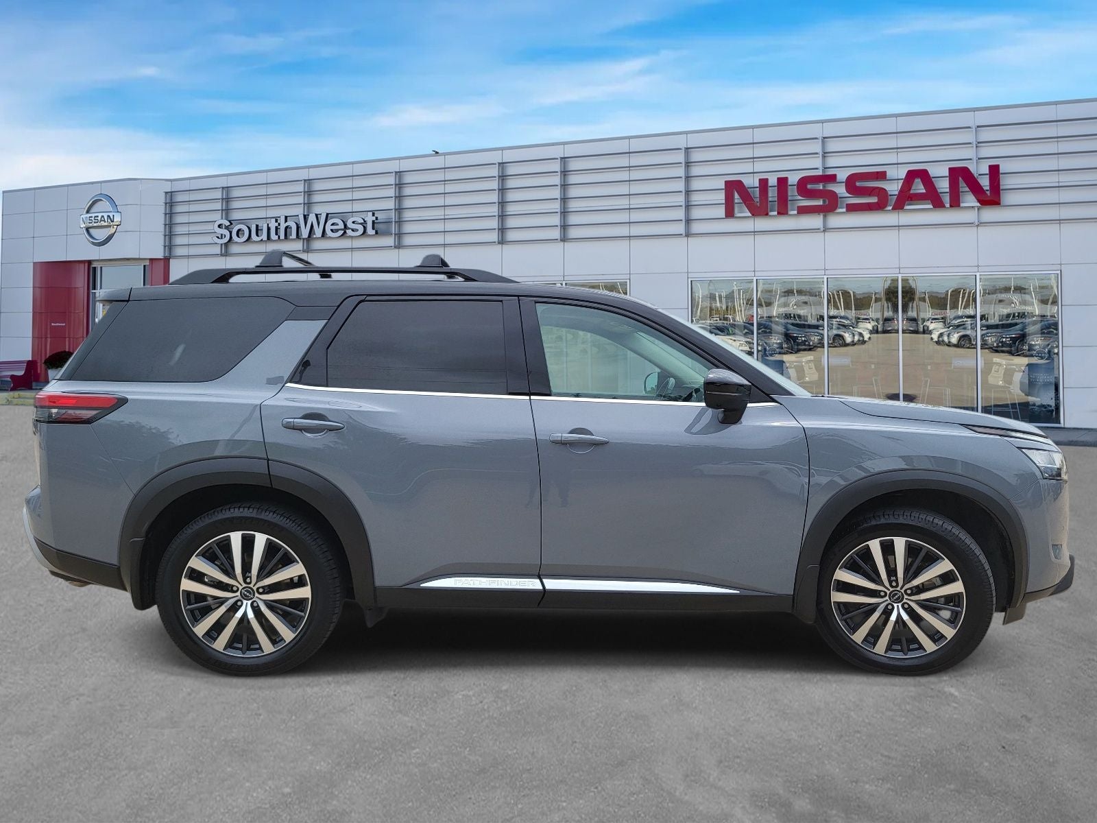 2022 Nissan Pathfinder Platinum