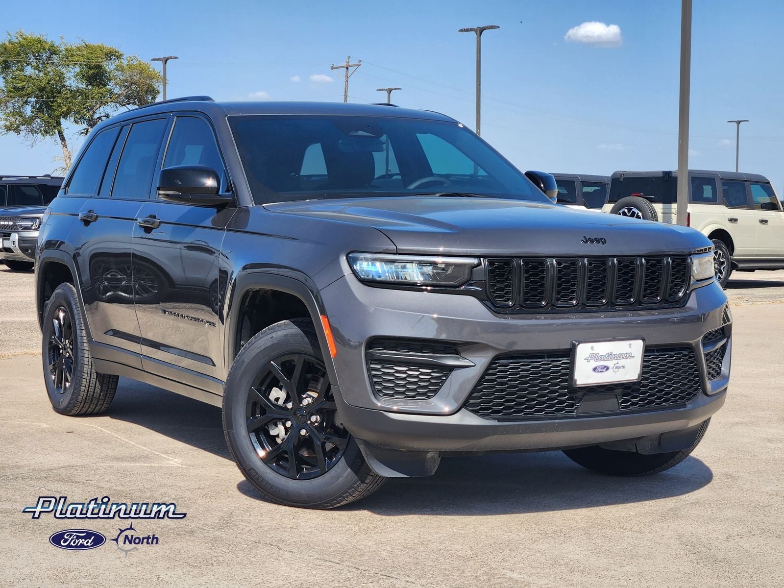 2025 Jeep Grand Cherokee Laredo