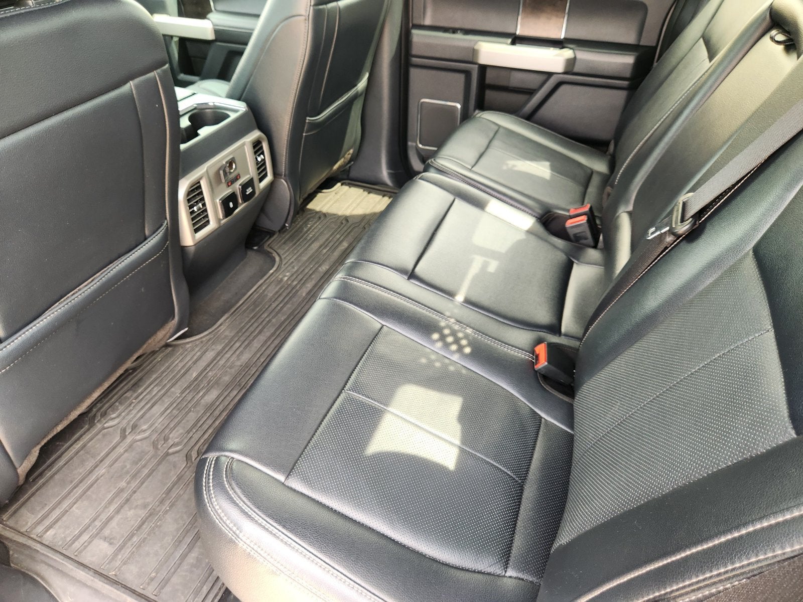 2022 Ford F-350SD Lariat DRW
