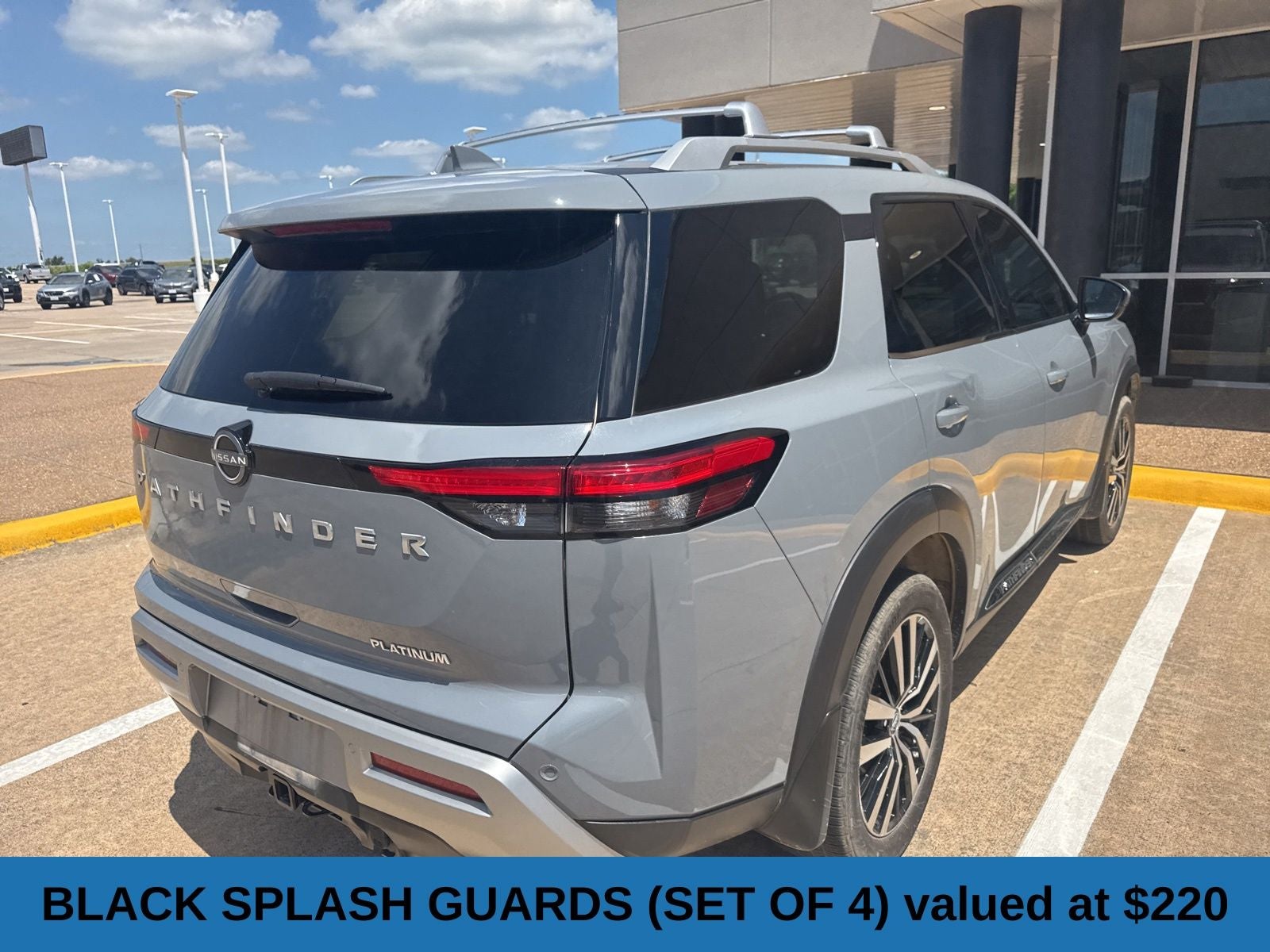 2023 Nissan Pathfinder Platinum