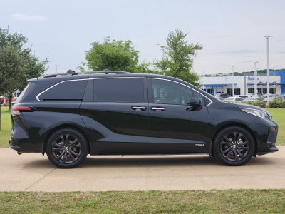 2021 Toyota Sienna XSE 7 Passenger