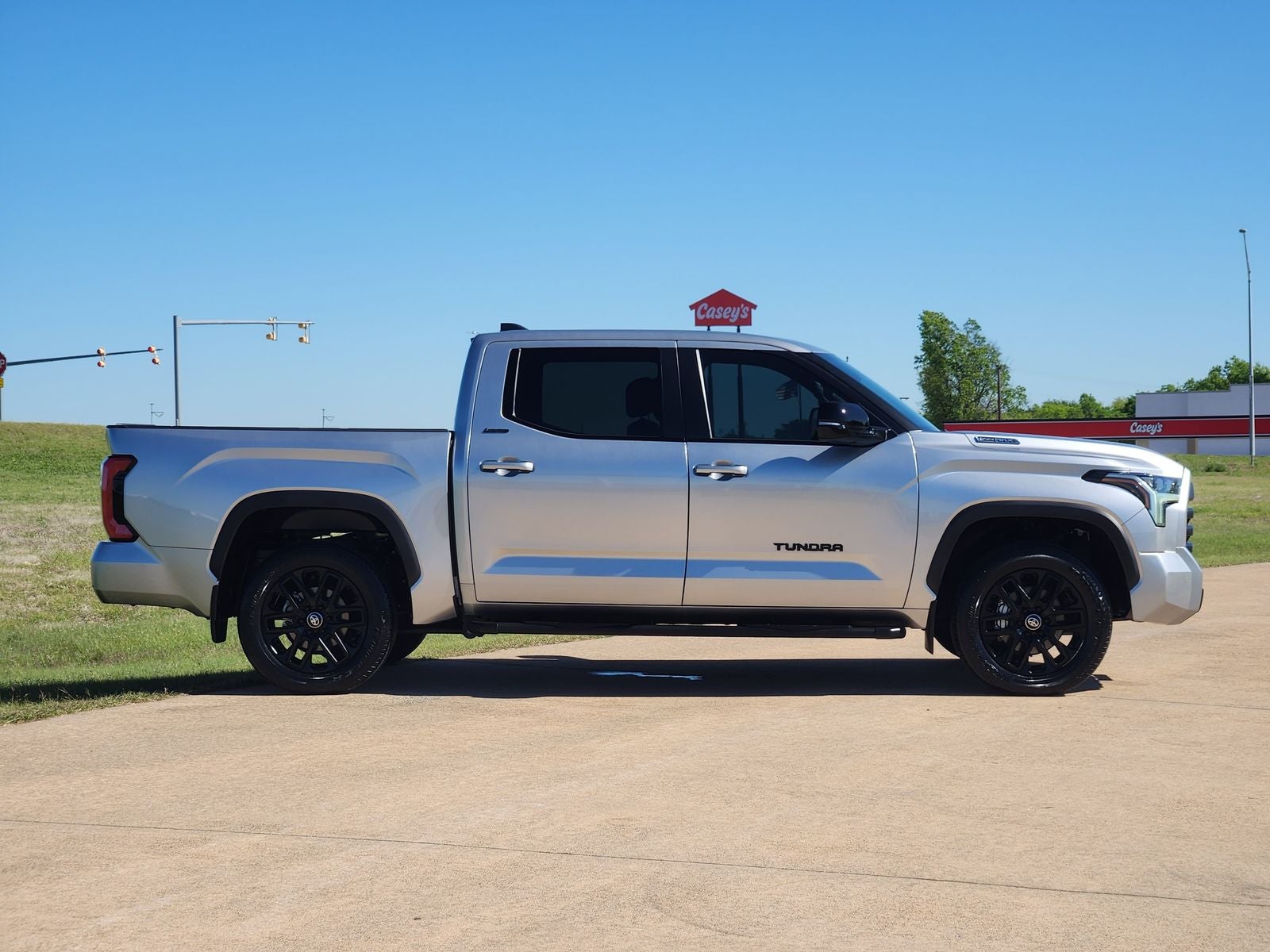 2025 Toyota Tundra Hybrid Limited