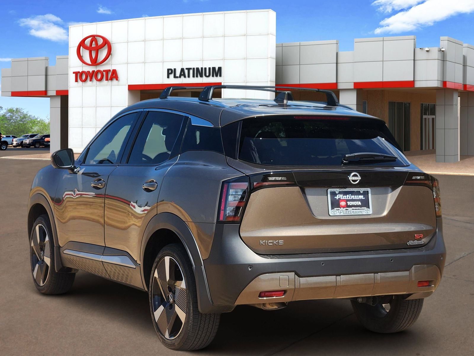 2025 Nissan Kicks SR