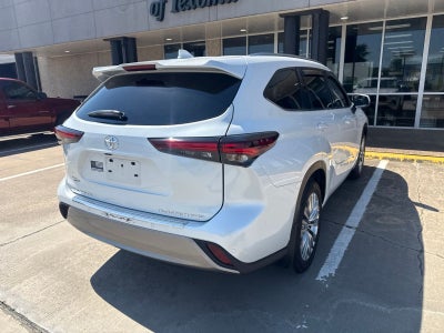 2025 Toyota Highlander Platinum