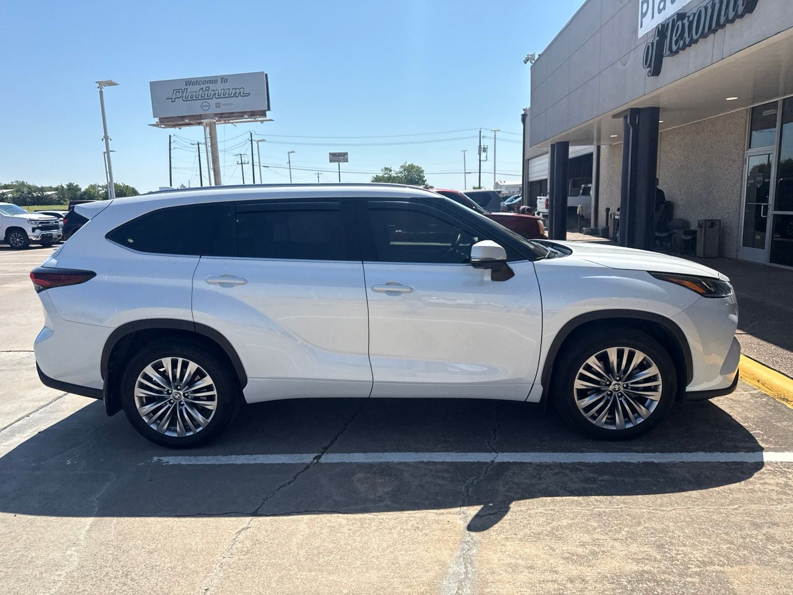 2025 Toyota Highlander Platinum