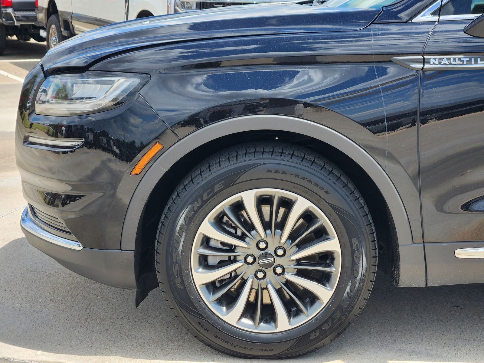2023 Lincoln Nautilus Standard