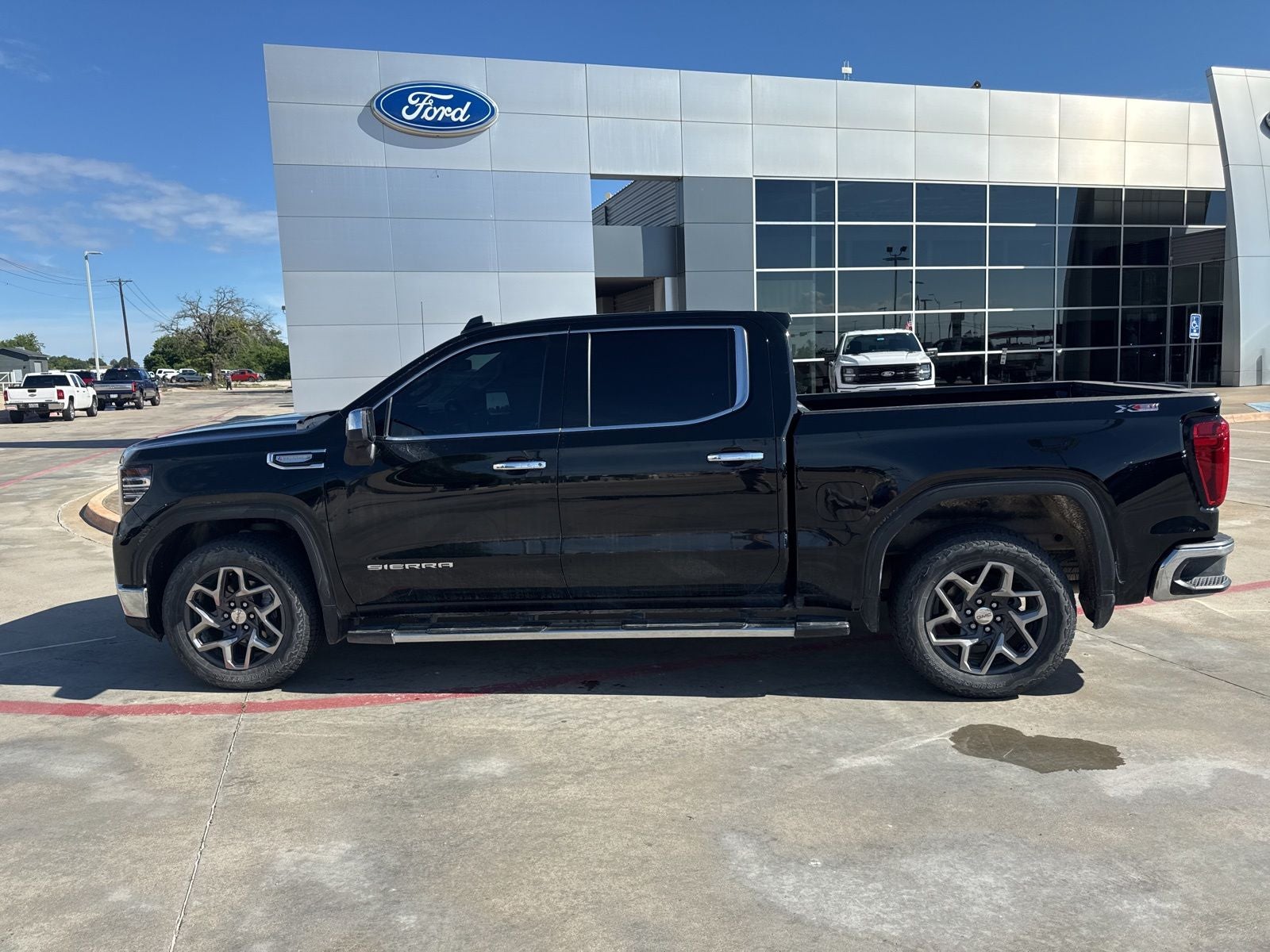2023 GMC Sierra 1500 SLT