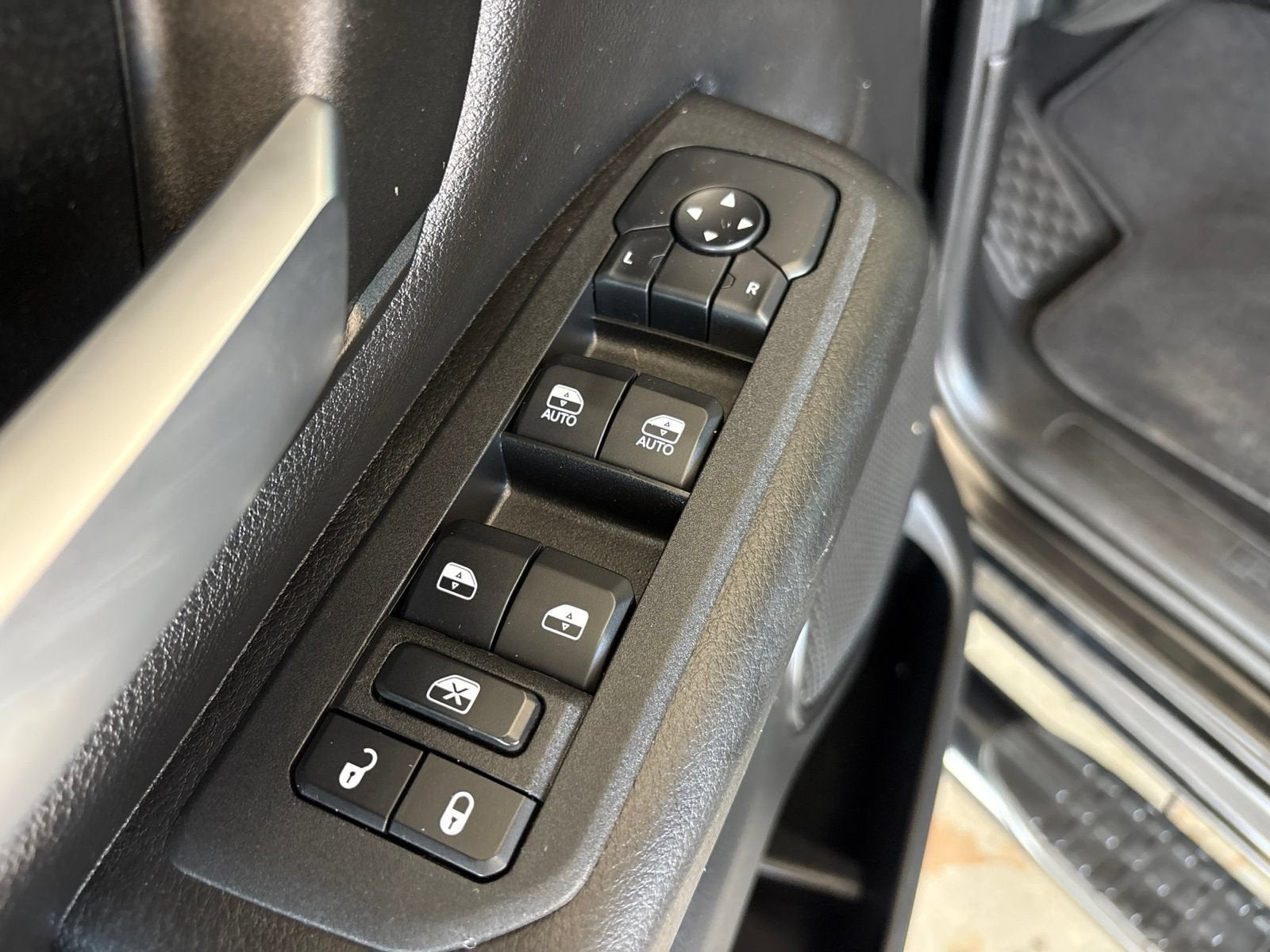 2025 RAM 1500 Tradesman Crew Cab 4x2 5'7" Box