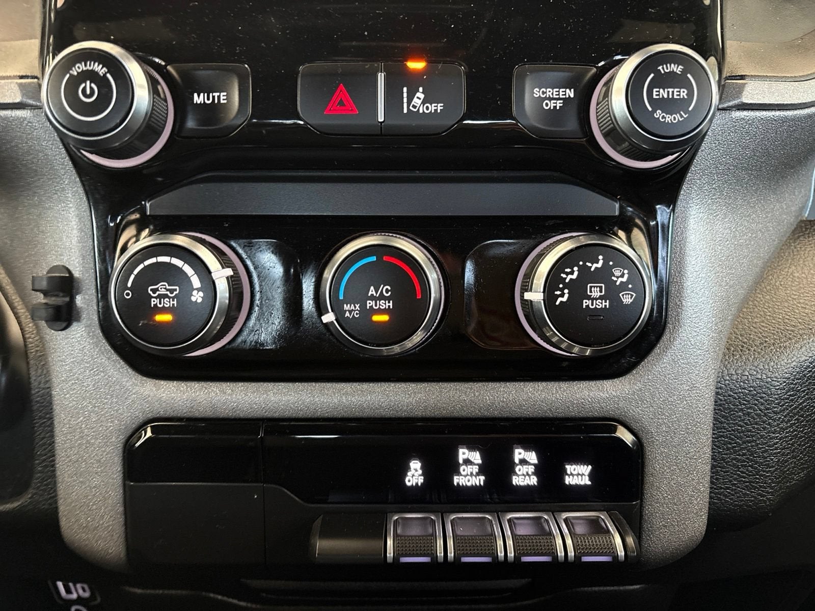 2025 RAM 1500 Tradesman Crew Cab 4x2 5'7" Box