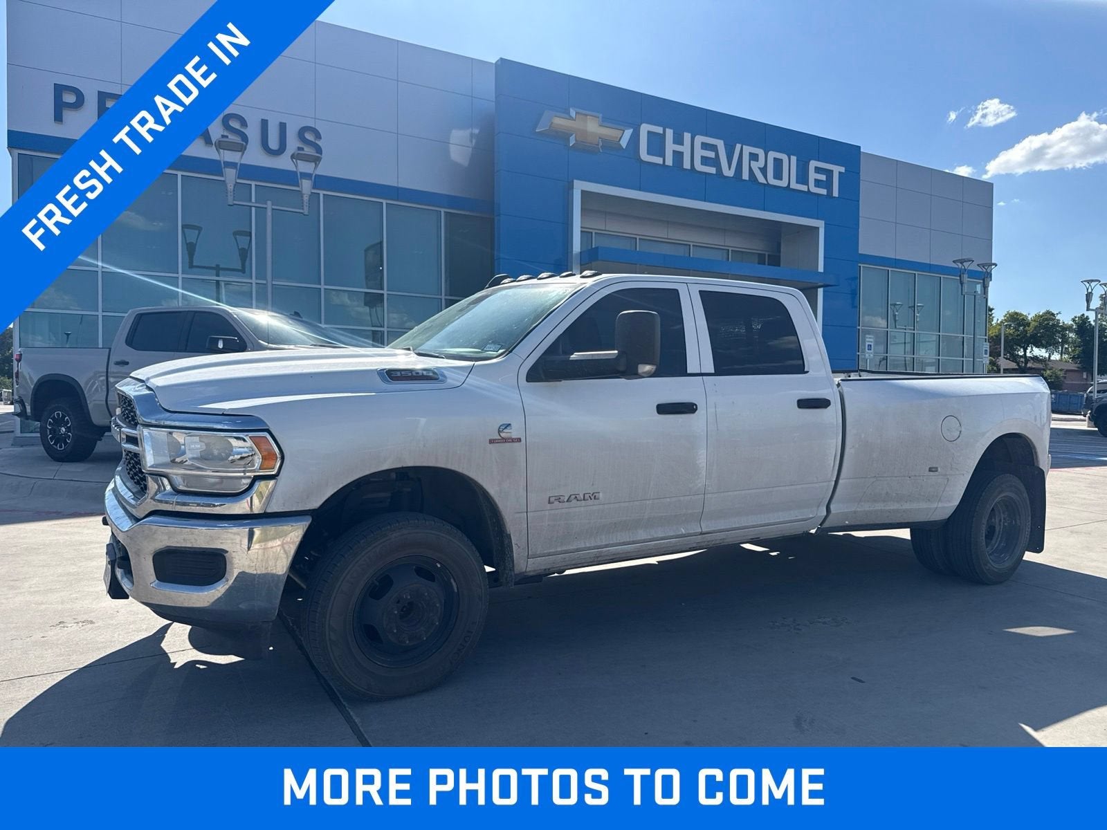 2022 RAM 3500 Tradesman Crew Cab 4x4 8' Box