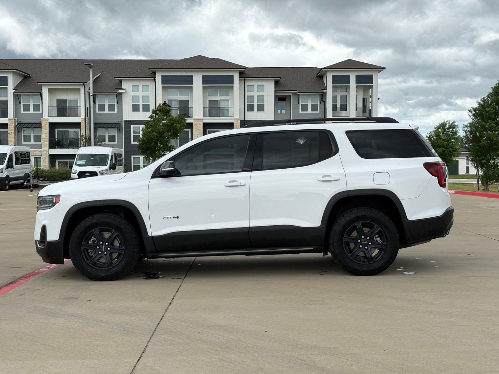 2023 GMC Acadia AT4