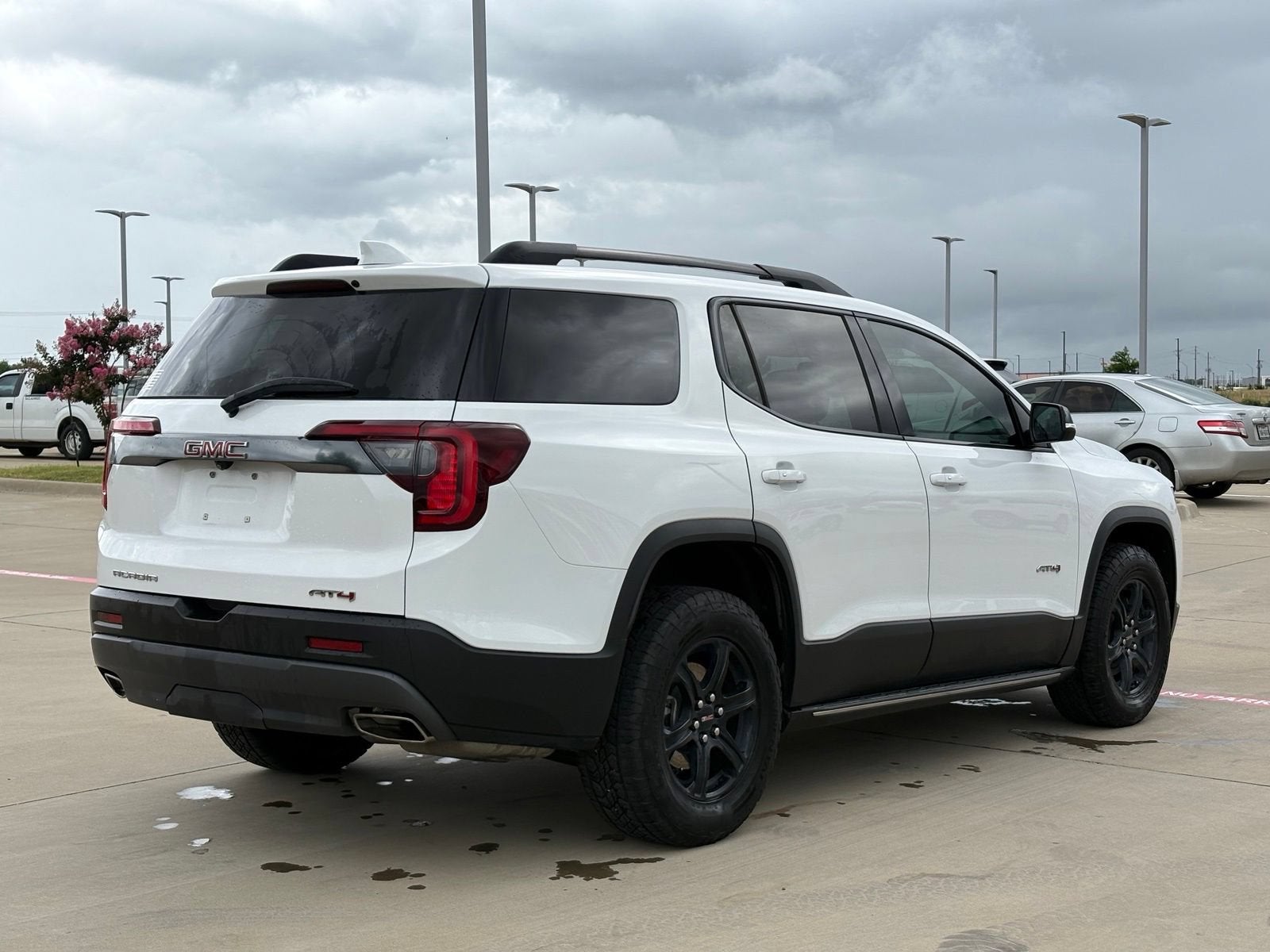 2023 GMC Acadia AT4