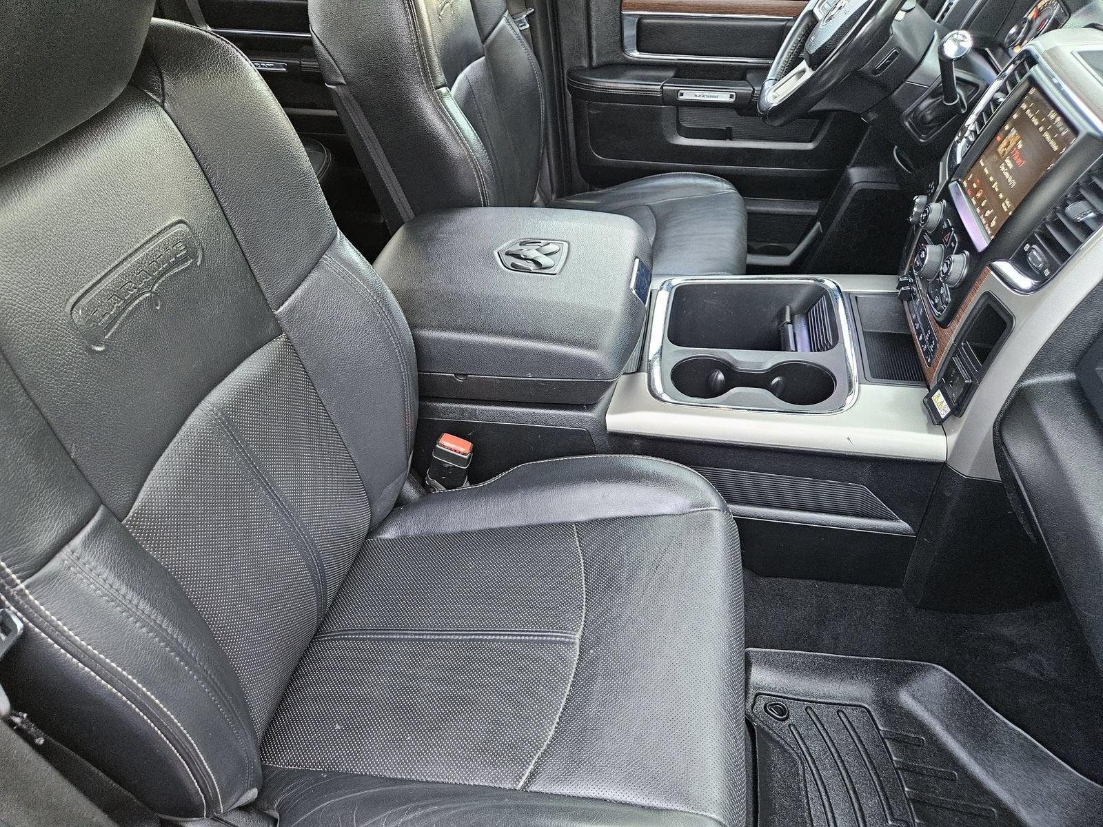 2018 RAM 2500 Laramie Crew Cab 4x4 6'4" Box