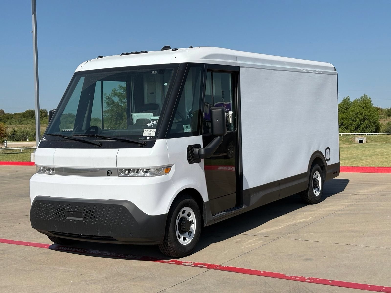 2024 BrightDrop Zevo 600 EJY