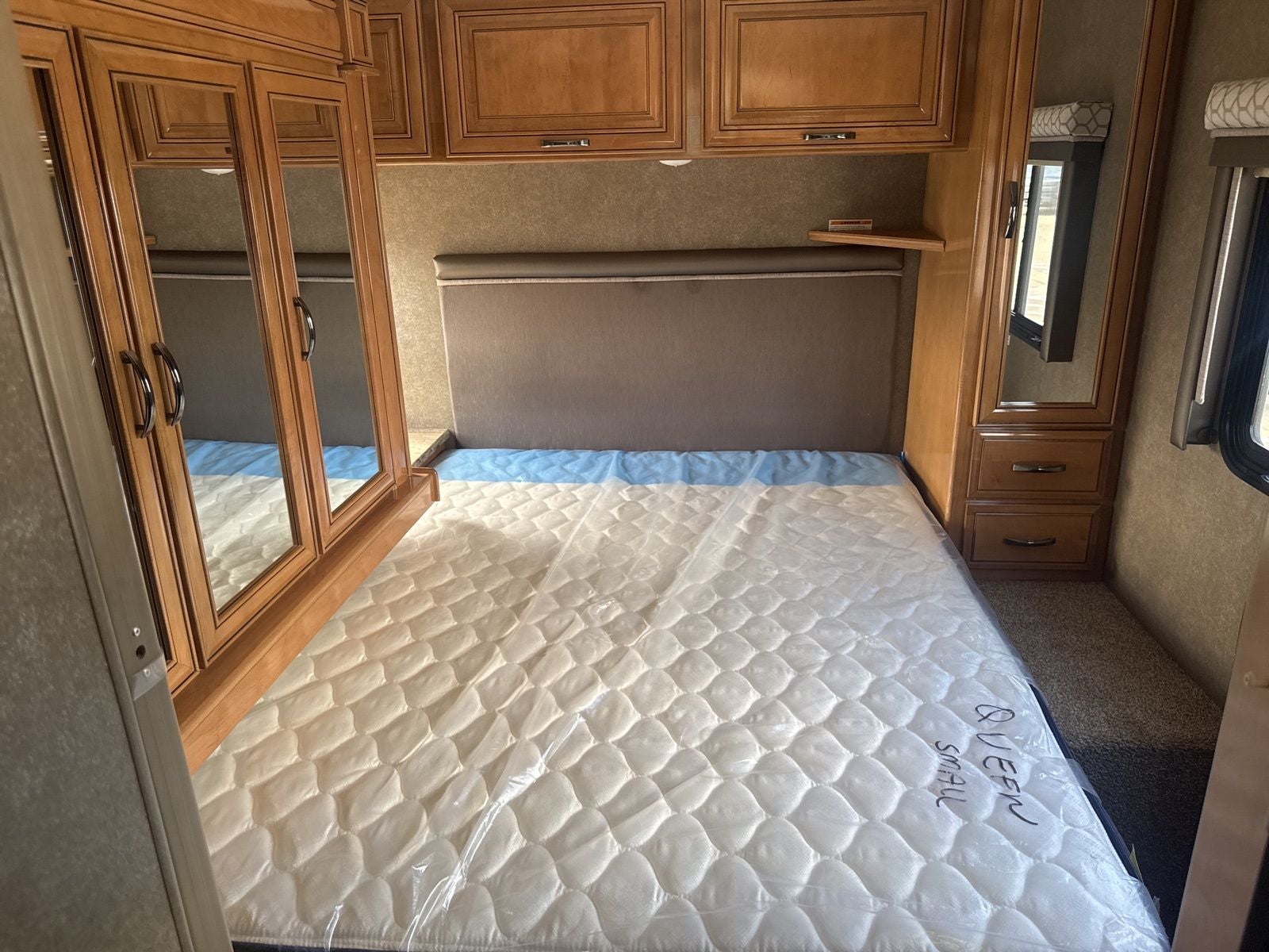2018 Ford E-450SD Base