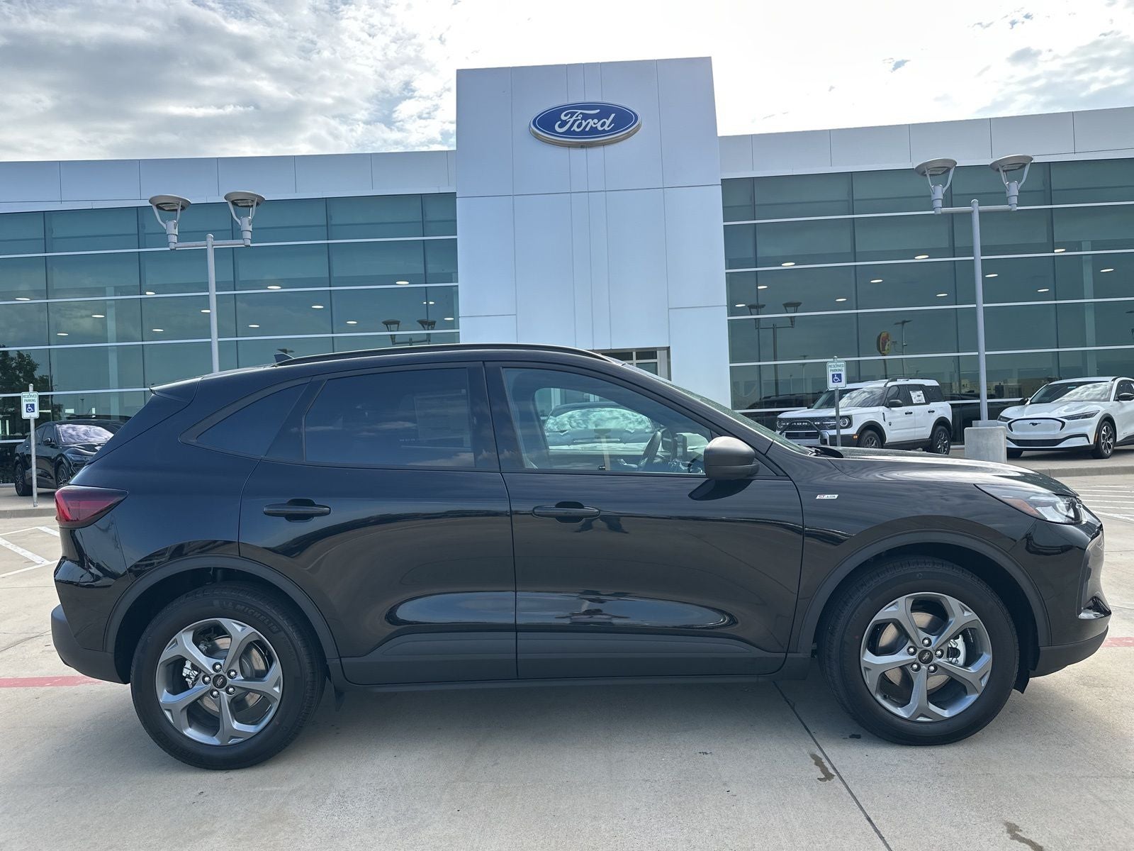 2025 Ford Escape Hybrid ST-Line