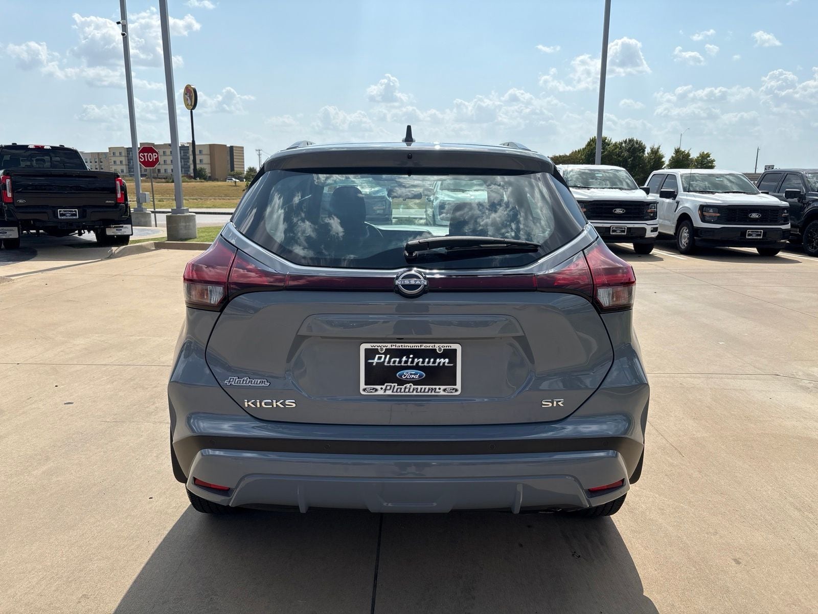 2023 Nissan Kicks SR