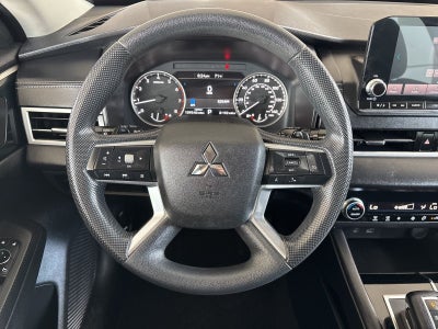 2022 Mitsubishi Outlander ES